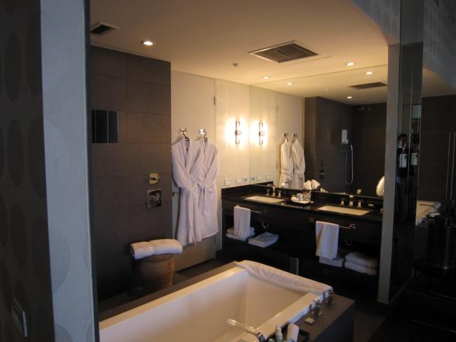 Room-05.JPG